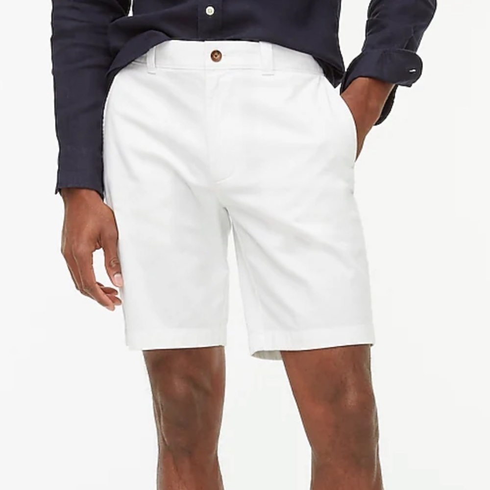 J crew 9” flex khaki shorts for men in white
